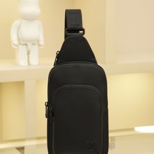 Dimensions: 16 x 33 x 5.7 cm (width x height x depth)